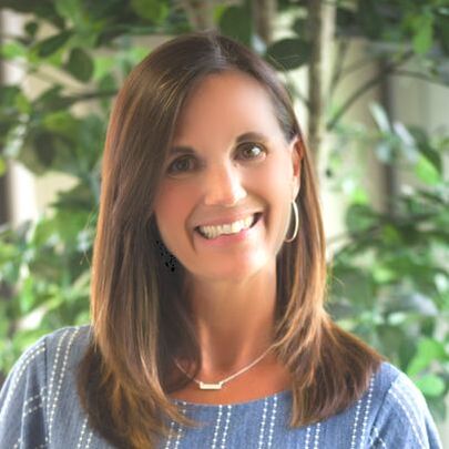 Lynne Pettay, Customer Service